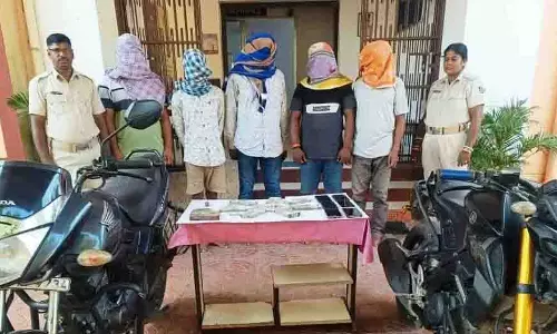 Odisha: नकली सोने की ईंटों से भोले खरीदार ठगे जा रहे हैं