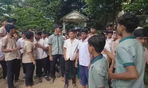 Odisha : जूते नहीं पहने तो छात्रों को परीक्षा से निकाला