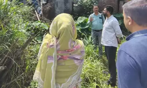 Hamirpur: दाड़ला में प्रभावित परिवारों के लिए एडीसी ने कदम उठाया Hamirpur: दाड़ला में प्रभावित परिवारों के लिए एडीसी ने कदम उठाया