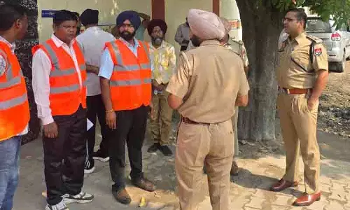 Ludhiana: स्कूलों के बाहर मार्शल, शीर्ष पुलिस अधिकारी के आदेश सही भावना से लागू किए गए Ludhiana: स्कूलों के बाहर मार्शल, शीर्ष पुलिस अधिकारी के आदेश सही भावना से लागू किए गए