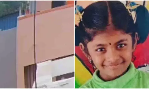 Karnataka: बीदर में महिला ने 6 साल की सौतेली बेटी को छत से धक्का दिया Karnataka: बीदर में महिला ने 6 साल की सौतेली बेटी को छत से धक्का दिया