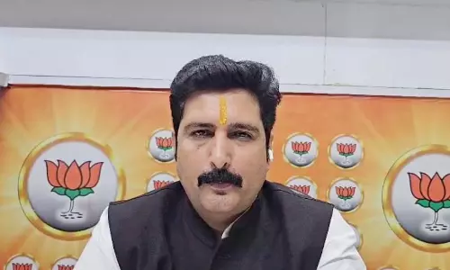 सचिन पायलट और दीपक बैज के सामने हुआ अशोक चक्र का अपमान: अमित चिमनानी सचिन पायलट और दीपक बैज के सामने हुआ अशोक चक्र का अपमान: अमित चिमनानी