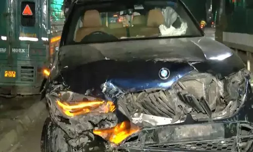 बीएमडब्ल्यू हादसा: CCTV सुरक्षित रखने पर दिल्ली अदालत ने SHO को नोटिस जारी किया बीएमडब्ल्यू हादसा: CCTV सुरक्षित रखने पर दिल्ली अदालत ने SHO को नोटिस जारी किया