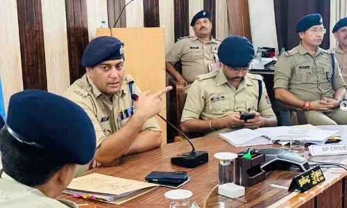 Haridwar: चौपाल में पुलिस की जागरूकता पहल