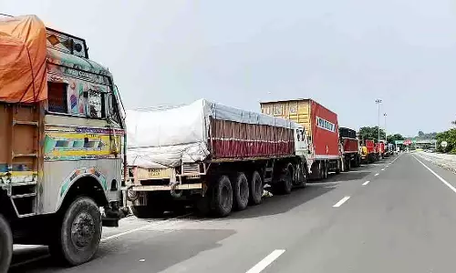 Thane: 2 अक्टूबर तक नवी मुंबई से भारी वाहनों के प्रवेश पर प्रतिबंध लगाया Thane: 2 अक्टूबर तक नवी मुंबई से भारी वाहनों के प्रवेश पर प्रतिबंध लगाया