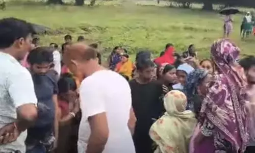 कुएं में डूबने से दो छात्राओं की मौत, घर में पसरा मातम