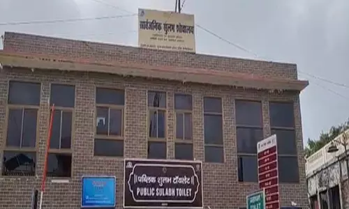 अयोध्या में सुलभ शौचालयों की बेहतर सुविधाओं पर जोर