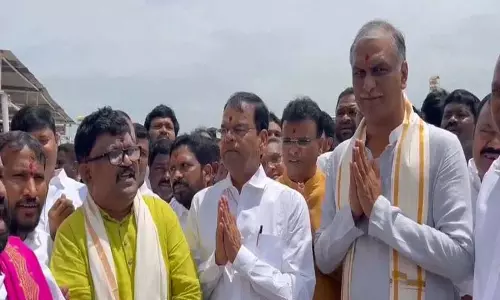 तेलंगाना हाईकोर्ट ने सिद्धिपेट विधायक टी. हरीश राव के खिलाफ यदागिरिगुट्टा पुलिस से जवाब मांगा तेलंगाना हाईकोर्ट ने सिद्धिपेट विधायक टी. हरीश राव के खिलाफ यदागिरिगुट्टा पुलिस से जवाब मांगा