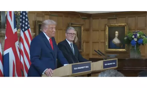 Trump शुक्रवार को चीन के राष्ट्रपति शी जिनपिंग से बात करेंगे, कहा टिकटॉक पर समझौता काफी करीब Trump शुक्रवार को चीन के राष्ट्रपति शी जिनपिंग से बात करेंगे, कहा टिकटॉक पर समझौता काफी करीब