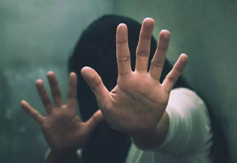 इंस्टाग्राम में बनी सहेली से मिलने होटल गई महिला, लड़का निकला, रेप इंस्टाग्राम में बनी सहेली से मिलने होटल गई महिला, लड़का निकला, रेप