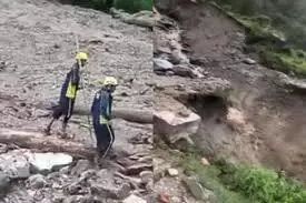 Dehradun: बादल फटा, 6 मजदूर अभी भी लापता Dehradun: बादल फटा, 6 मजदूर अभी भी लापता