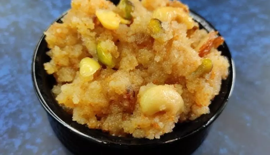 Semolina Mawa Halwa: नवरात्रि के लिए यह स्वादिष्ट मिठाई एकदम सही है Semolina Mawa Halwa: नवरात्रि के लिए यह स्वादिष्ट मिठाई एकदम सही है