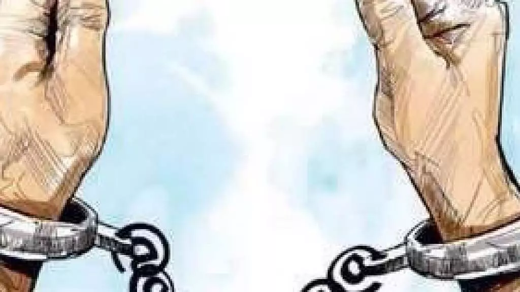 Tamil Nadu: बट्टा चाकू लेकर घूमने पर दो गिरफ्तार Tamil Nadu: बट्टा चाकू लेकर घूमने पर दो गिरफ्तार