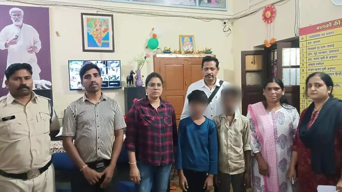 3 बाल मजदूरों को बचाया गया; नियोक्ताओं के खिलाफ कार्रवाई 3 बाल मजदूरों को बचाया गया; नियोक्ताओं के खिलाफ कार्रवाई