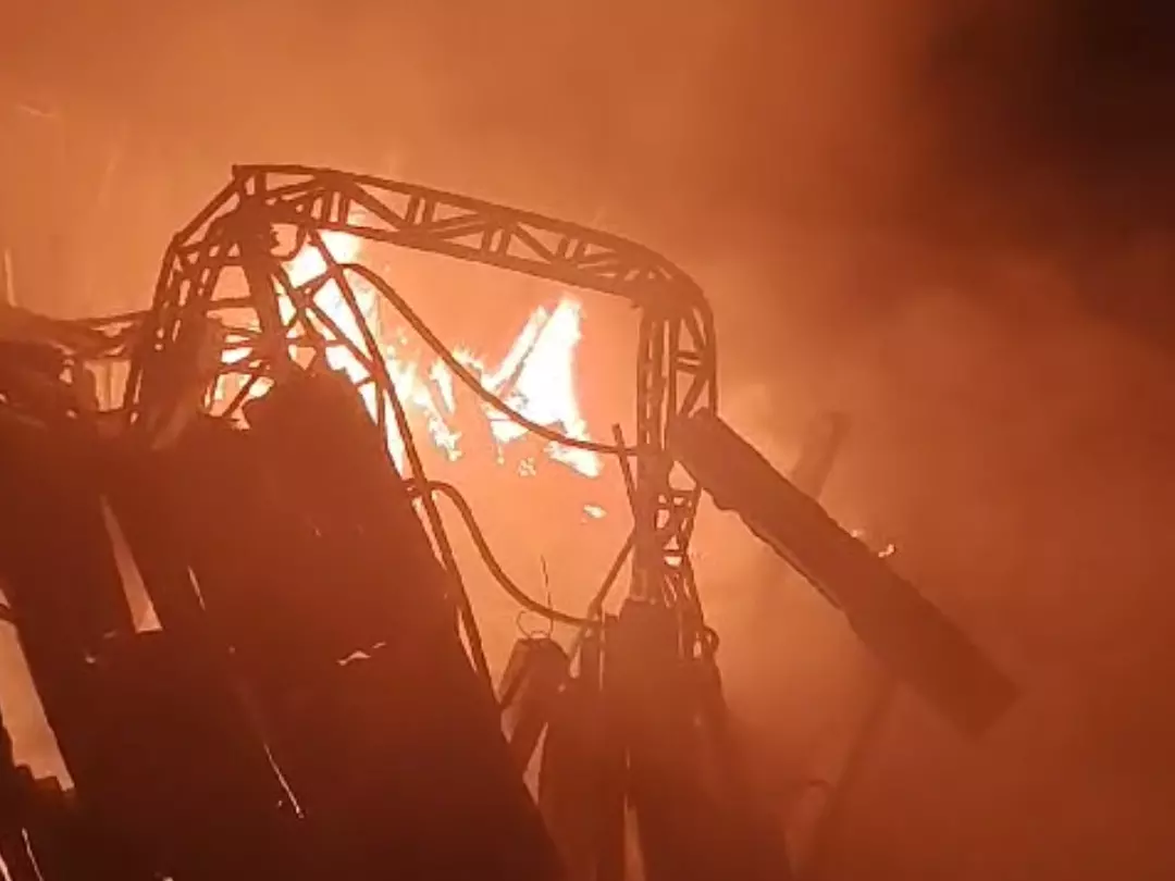 Farrukhabad: शॉर्ट सर्किट ने मचाई तबाही, लाखों का नुकसान Farrukhabad: शॉर्ट सर्किट ने मचाई तबाही, लाखों का नुकसान
