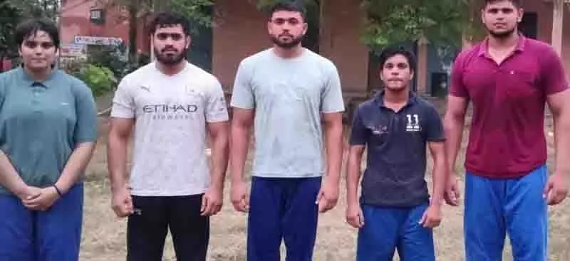 Gurdaspur में बढ़ते पानी में डूब रहे एथलेटिक सपने Gurdaspur में बढ़ते पानी में डूब रहे एथलेटिक सपने