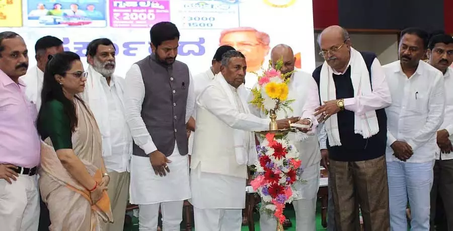पांच सूत्री गारंटी से विकास प्रभावित नहीं होगा: Dinesh Gooligowda पांच सूत्री गारंटी से विकास प्रभावित नहीं होगा: Dinesh Gooligowda