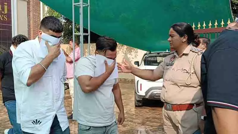 Phagwara में साइबर धोखाधड़ी रैकेट का भंडाफोड़, 36 गिरफ्तार Phagwara में साइबर धोखाधड़ी रैकेट का भंडाफोड़, 36 गिरफ्तार