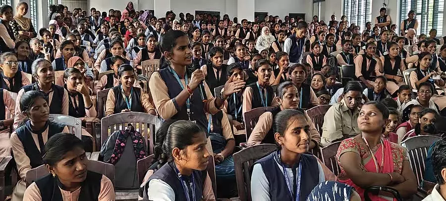 महिलाओं के लिए शिक्षा ही है प्रगति का मार्ग: डॉ. नागलक्ष्मी चौधरी महिलाओं के लिए शिक्षा ही है प्रगति का मार्ग: डॉ. नागलक्ष्मी चौधरी