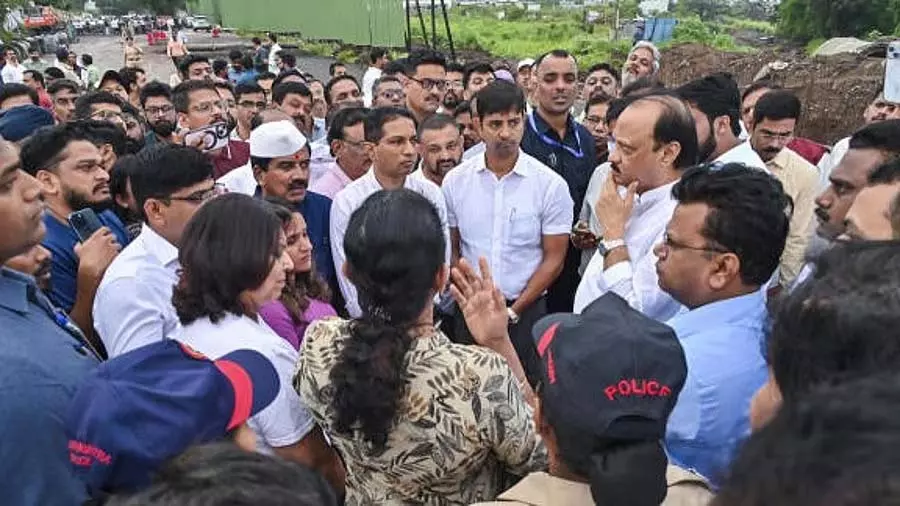 आपसी सम्मान और महाराष्ट्र की प्रगति के प्रति प्रतिबद्धता के कारण राकांपा अब भी महायुति में है: Ajit Pawar आपसी सम्मान और महाराष्ट्र की प्रगति के प्रति प्रतिबद्धता के कारण राकांपा अब भी महायुति में है: Ajit Pawar