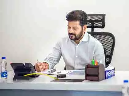 Telangana: अल्पसंख्यकों के लिए दो नई योजनाएं शुरू कीं Telangana: अल्पसंख्यकों के लिए दो नई योजनाएं शुरू कीं