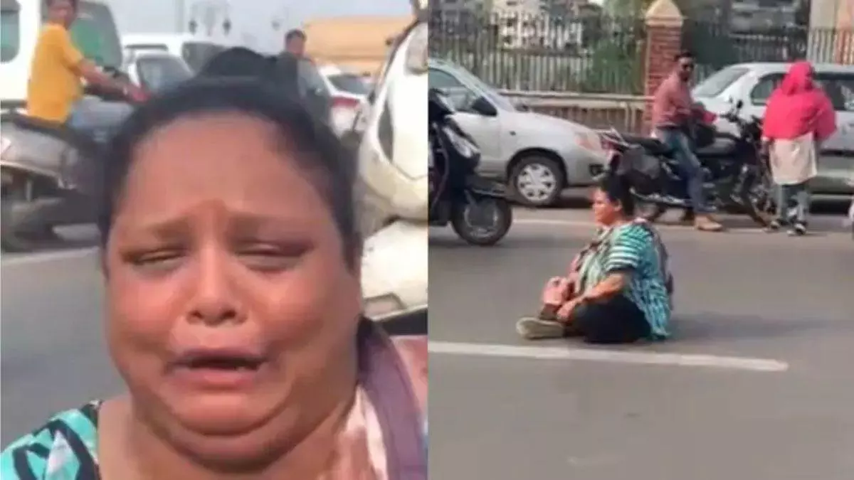 Vadodara: महिला ने गोलगप्पे विवाद पर धरना शुरू किया Vadodara: महिला ने गोलगप्पे विवाद पर धरना शुरू किया
