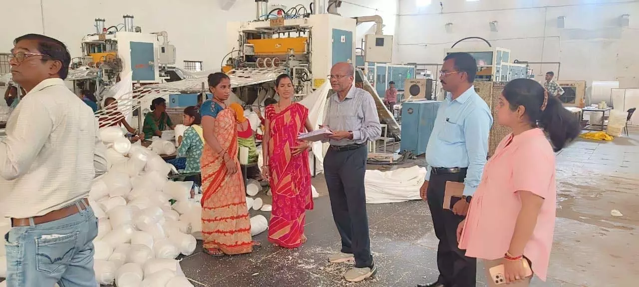 औद्योगिक इकाइयों की जांच, अनियमितताओं पर नोटिस जारी औद्योगिक इकाइयों की जांच, अनियमितताओं पर नोटिस जारी