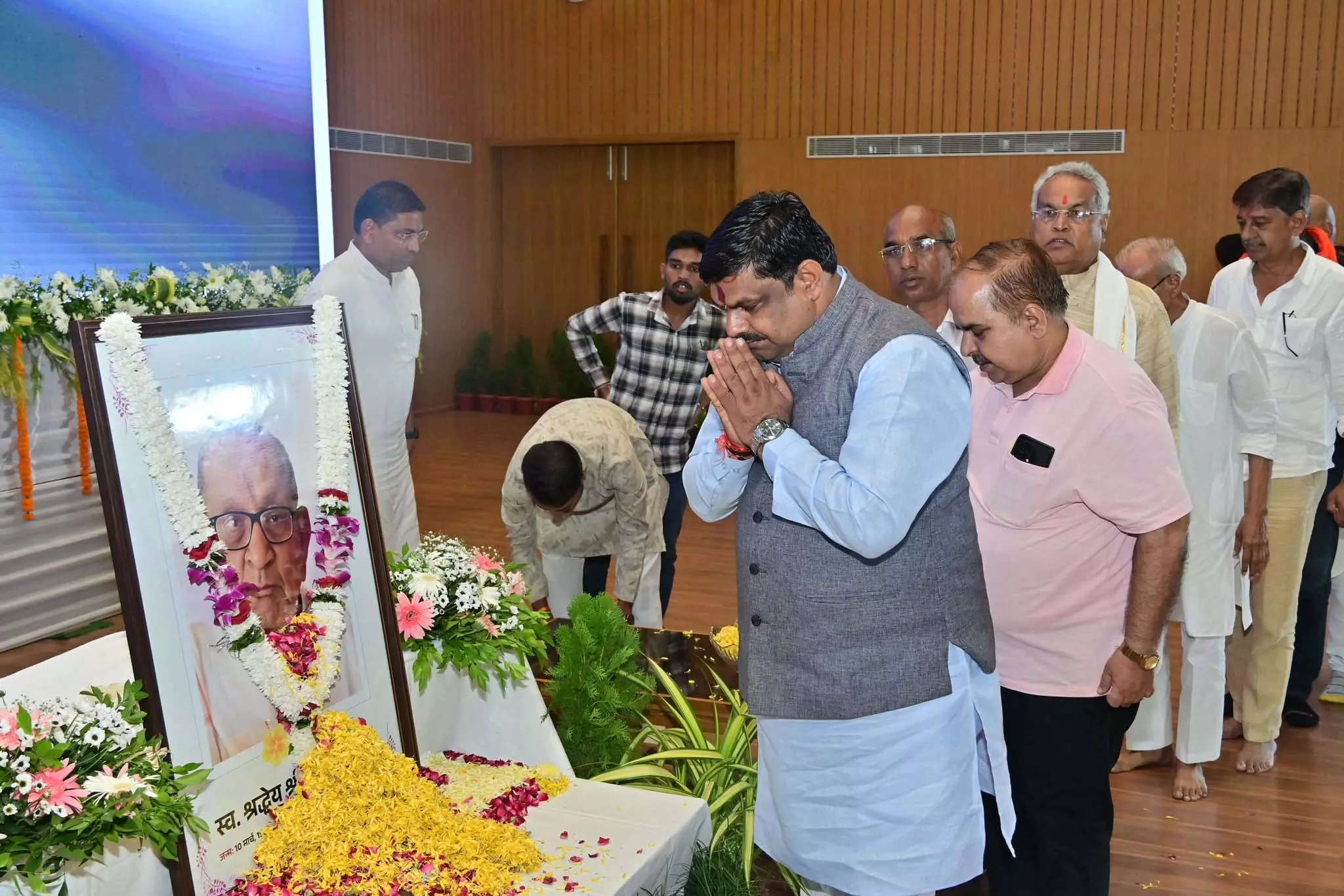 शिक्षा मंत्री गजेंद्र यादव ने श्रद्धेय शांताराम सर्राफ को दी भावभीनी श्रद्धांजलि शिक्षा मंत्री गजेंद्र यादव ने श्रद्धेय शांताराम सर्राफ को दी भावभीनी श्रद्धांजलि