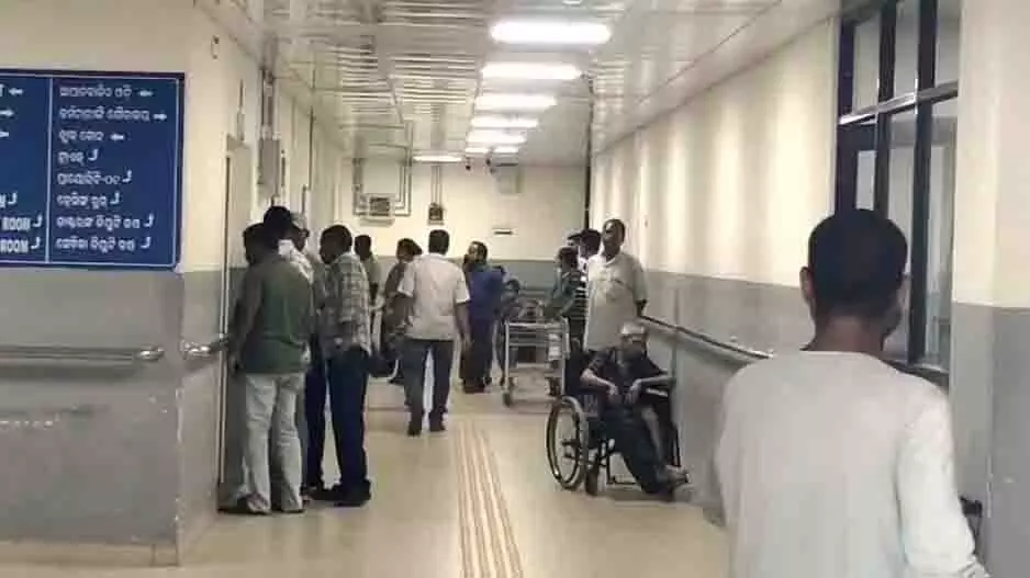 Odisha: पिता ने स्कूल से लाने के बाद दो बेटों को ज़हर दिया Odisha: पिता ने स्कूल से लाने के बाद दो बेटों को ज़हर दिया