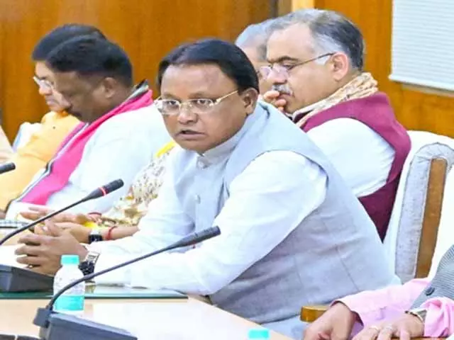 सीएम माझी ने 27 सितंबर को पीएम मोदी की ओडिशा यात्रा की तैयारियों की समीक्षा की सीएम माझी ने 27 सितंबर को पीएम मोदी की ओडिशा यात्रा की तैयारियों की समीक्षा की