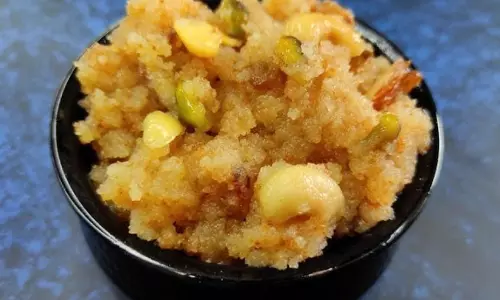 Semolina Mawa Halwa: नवरात्रि के लिए यह स्वादिष्ट मिठाई एकदम सही है Semolina Mawa Halwa: नवरात्रि के लिए यह स्वादिष्ट मिठाई एकदम सही है