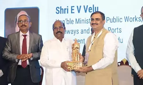 आर्थिक विकास के लिए समुद्री व्यापार को बढ़ावा देना आवश्यक है: मंत्री ई.वी. वेलु आर्थिक विकास के लिए समुद्री व्यापार को बढ़ावा देना आवश्यक है: मंत्री ई.वी. वेलु