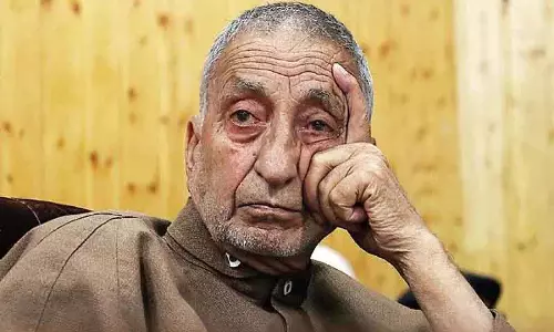 प्रोफेसर अब्दुल गनी भट का सोपोर में अंतिम संस्कार प्रोफेसर अब्दुल गनी भट का सोपोर में अंतिम संस्कार