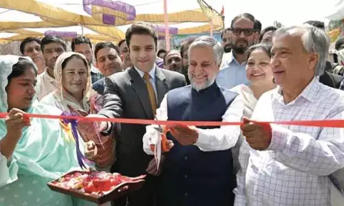 मियां अल्ताफ ने केवीके कुलगाम में मेगा किसान मेले का उद्घाटन किया