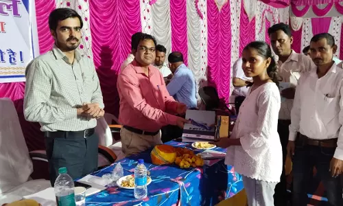 Dungarpur: ग्राम पंचायत चौपाल में अधिकारियों ने सुनी जन समस्याएँ और किए समाधान