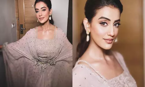 भोजपुरी क्वीन अक्षरा सिंह का बदन पे सितारे लपेटे हुए गाने पर दिखा खास अंदाज भोजपुरी क्वीन अक्षरा सिंह का बदन पे सितारे लपेटे हुए गाने पर दिखा खास अंदाज