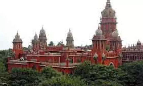 हाईकोर्ट ने डीएमके व ट्रस्ट के खातों पर IT कार्रवाई पर लगाई रोक