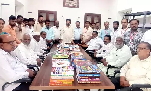 Karnataka : ग्राम पंचायत पुस्तकालय को 55 हजार की पुस्तकें दान की गई Karnataka : ग्राम पंचायत पुस्तकालय को 55 हजार की पुस्तकें दान की गई