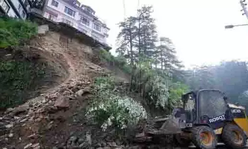 Shimla: सेंट एडवर्ड्स के पास भूस्खलन, बारिश के बाद 3 मंजिला इमारत ढह गई
