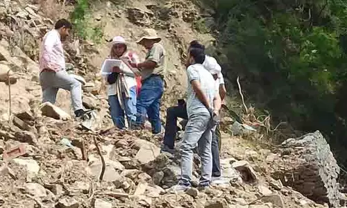 भूस्खलन प्रभावित Kullu क्षेत्र में भूवैज्ञानिक सर्वेक्षण शुरू भूस्खलन प्रभावित Kullu क्षेत्र में भूवैज्ञानिक सर्वेक्षण शुरू