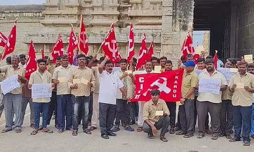 बाइक टैक्सियों के खिलाफ 1 लाख पोस्टकार्ड: ऑटोरिक्शा चालकों का विरोध प्रदर्शन बाइक टैक्सियों के खिलाफ 1 लाख पोस्टकार्ड: ऑटोरिक्शा चालकों का विरोध प्रदर्शन