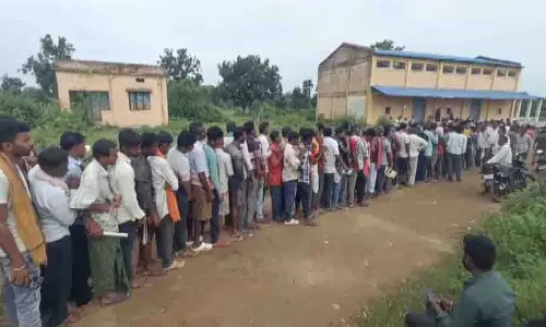 मंत्री ने Odisha में उर्वरकों की कालाबाजारी की बात स्वीकारी मंत्री ने Odisha में उर्वरकों की कालाबाजारी की बात स्वीकारी