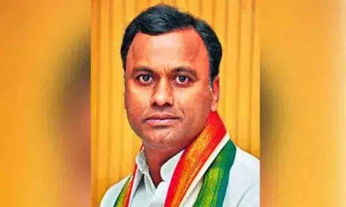 Komatireddy Rajagopal Reddy ने इस्तीफे की अफवाहों को खारिज किया Komatireddy Rajagopal Reddy ने इस्तीफे की अफवाहों को खारिज किया