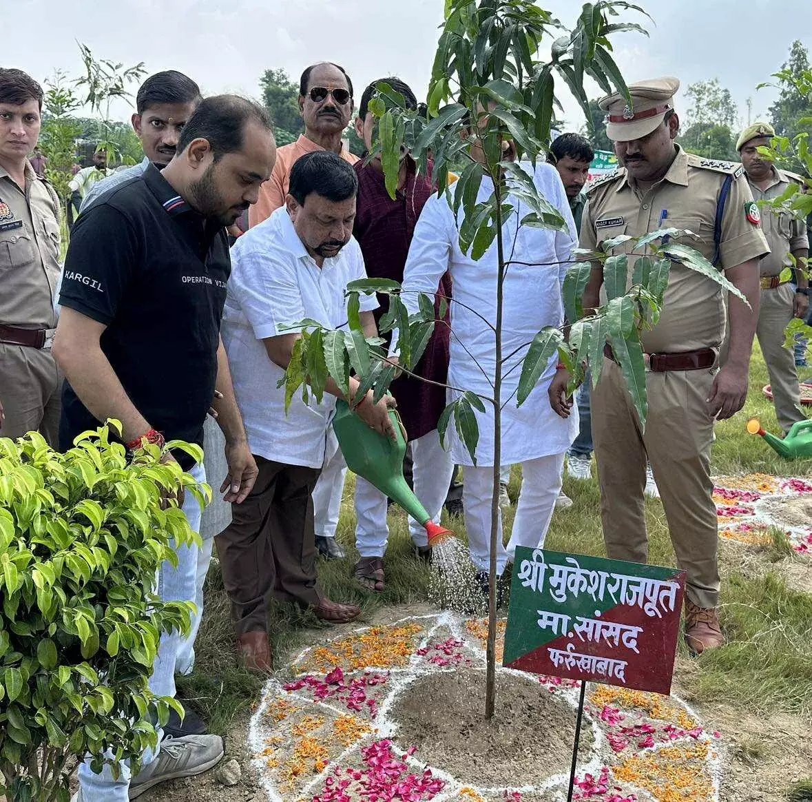 Farrukhabad: एसटीपी प्लांट में हरित अभियान में सांसद की भागीदारी