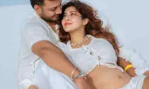 Sonarika Bhadoria: बेबी बंप के साथ शेयर की ग्लैमरस तस्वीरें