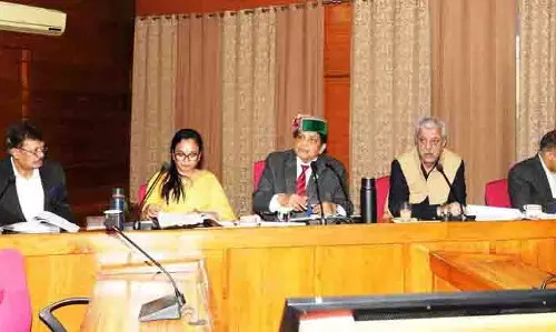 200 डॉक्टरों और 400 नर्सों की भर्ती प्रक्रिया जारी: Himachal Health Minister 200 डॉक्टरों और 400 नर्सों की भर्ती प्रक्रिया जारी: Himachal Health Minister