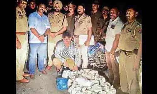 Amritsar: 26 किलो हेरोइन के साथ तस्कर गिरफ्तार