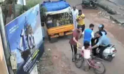 Kerala: पुरुषों के एक समूह ने च्यूइंग गम से घुट रही 8 साल की बच्ची को बचाया
