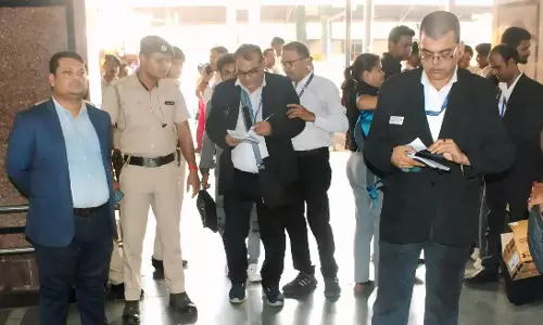 Kolkata: बीएलओ सूची में विवादित नियुक्ति, अधिकारी सतर्क Kolkata: बीएलओ सूची में विवादित नियुक्ति, अधिकारी सतर्क
