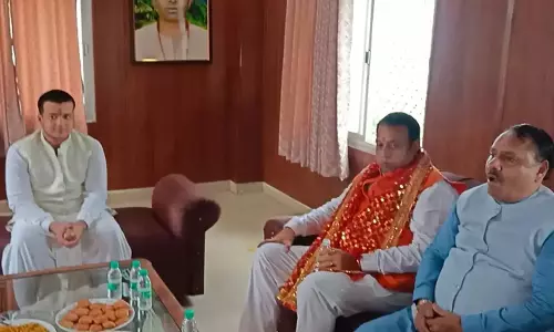 Haridwar: बीकेटीसी अध्यक्ष ने मंदिर व्यवस्थाओं का लिया जायजा Haridwar: बीकेटीसी अध्यक्ष ने मंदिर व्यवस्थाओं का लिया जायजा